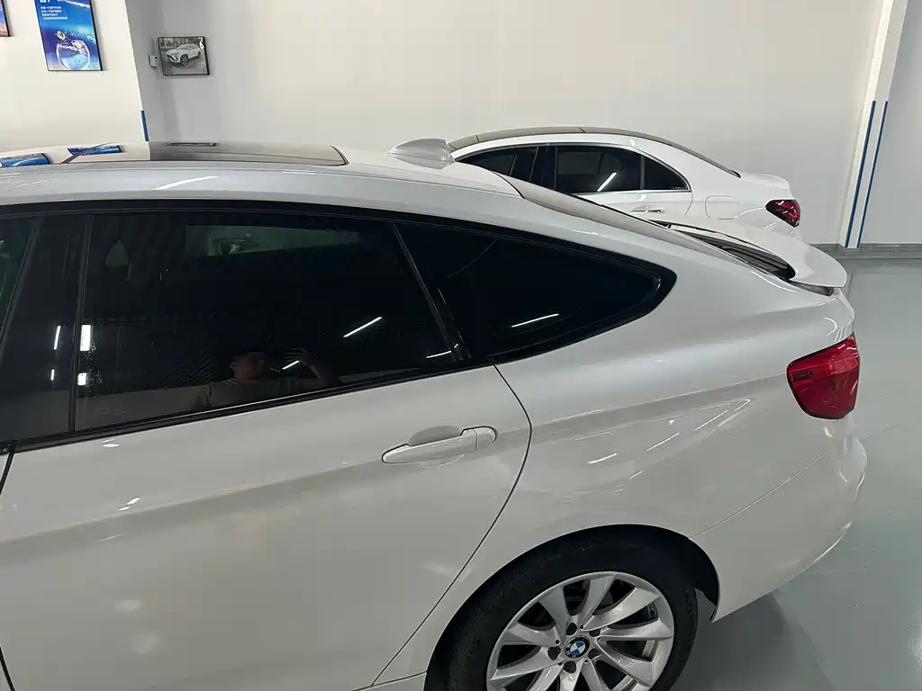 BMW 3 Series GT 2018 — фото 10