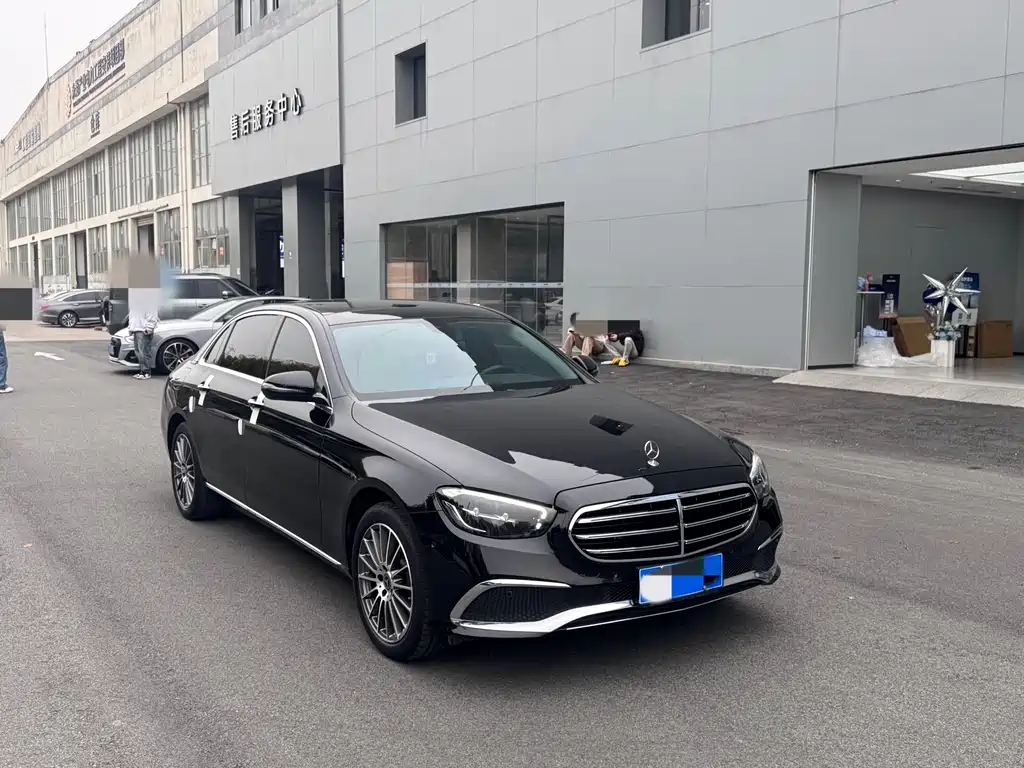 Mercedes-Benz E-Class 2022