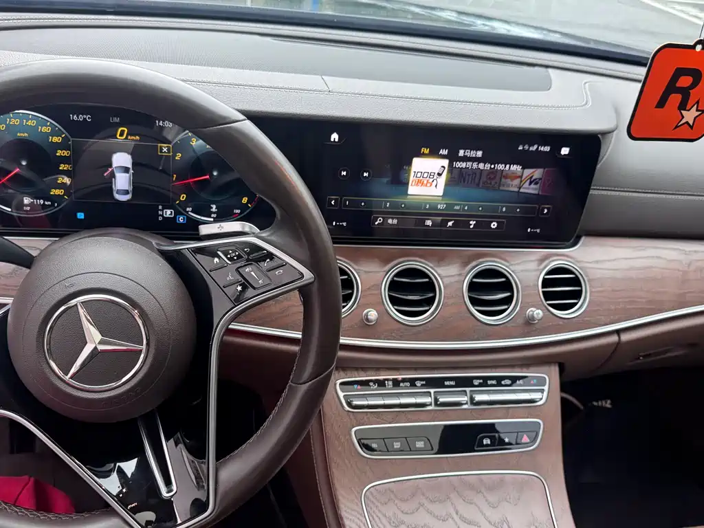 Mercedes-Benz E-Class 2022 — фото 10