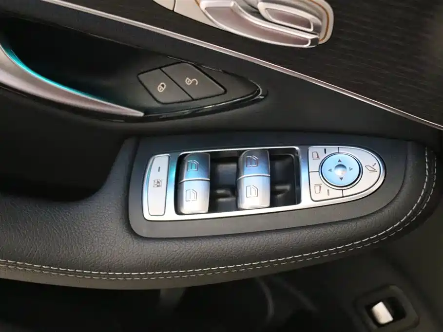 Mercedes-Benz GLC Coupe 2023 — фото 14