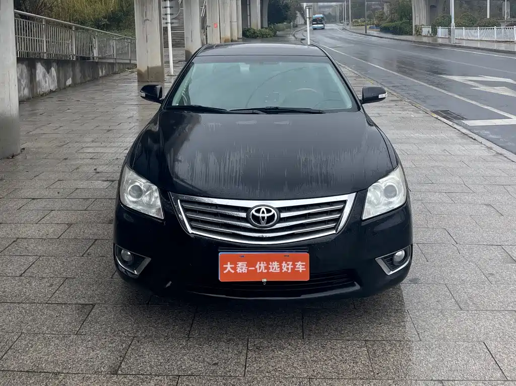 Toyota Camry 2011 — фото 4