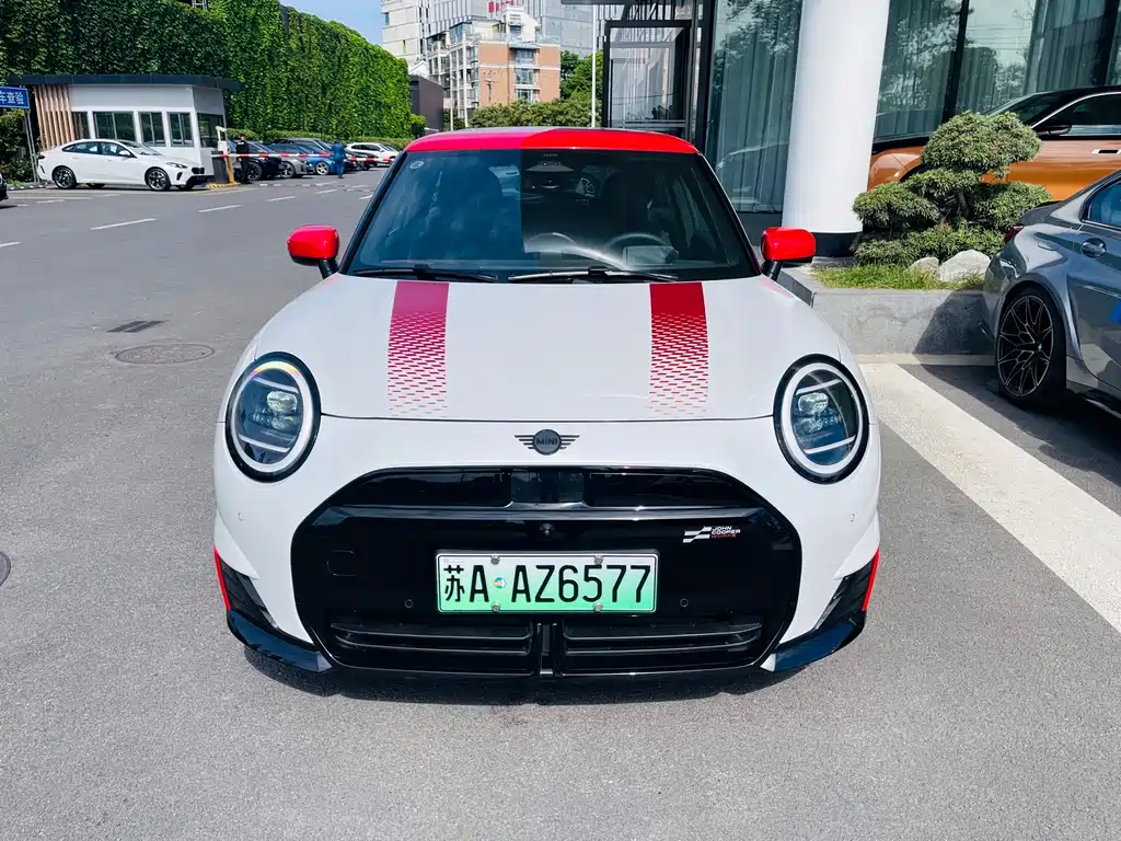 MINI JCW EV 2025 — фото 2