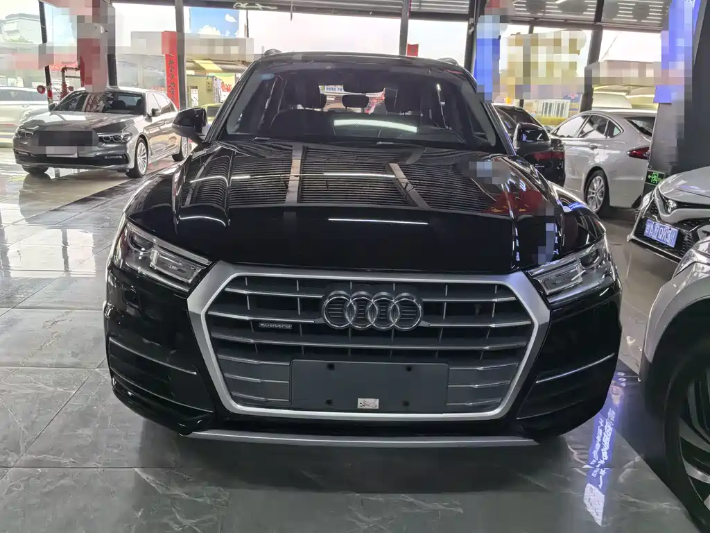 Audi Q5L 2018 — фото 2