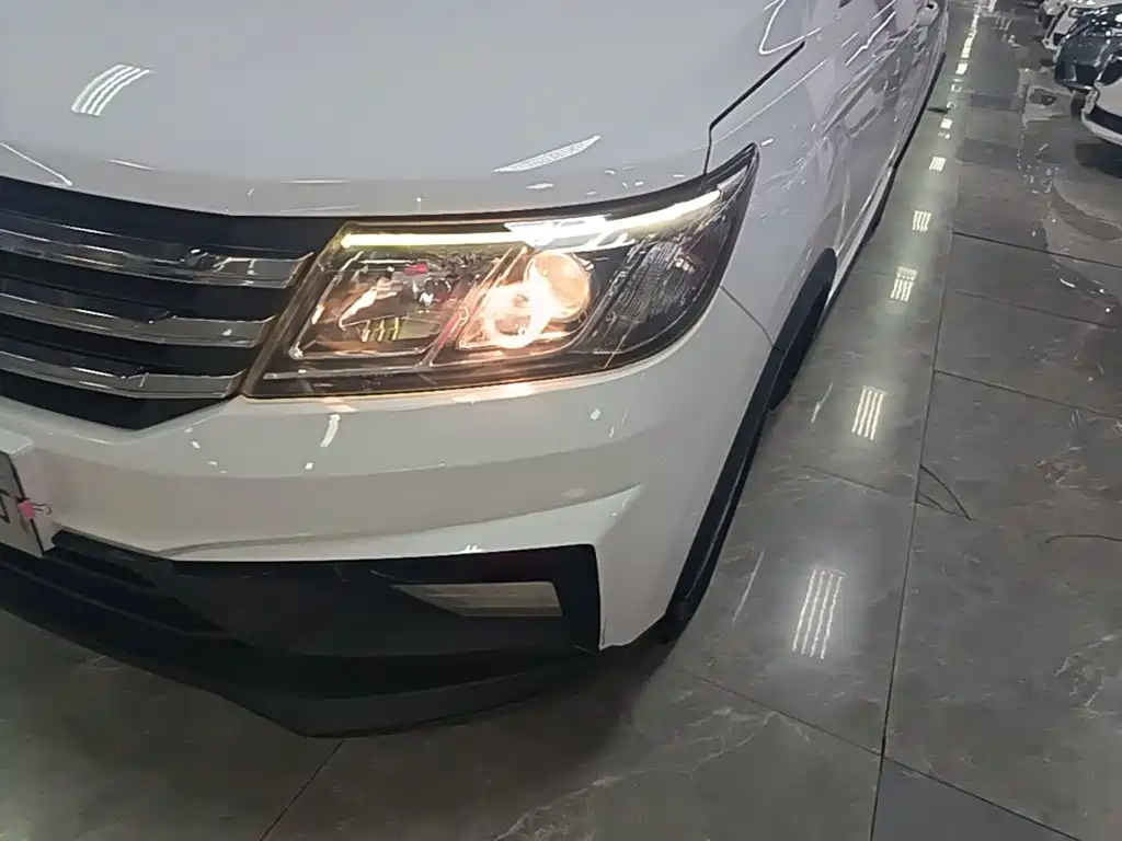 BAIC Changhe M70 2017 — фото 24