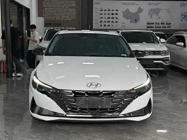 Hyundai Elantra 2022