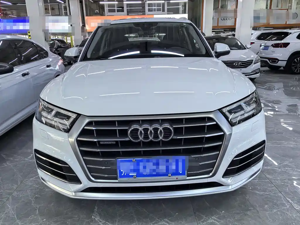 Audi Q5L 2020 — фото 2