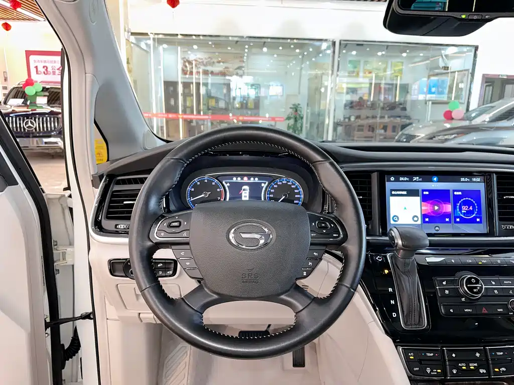 GAC Trumpchi M8 2018 — фото 8