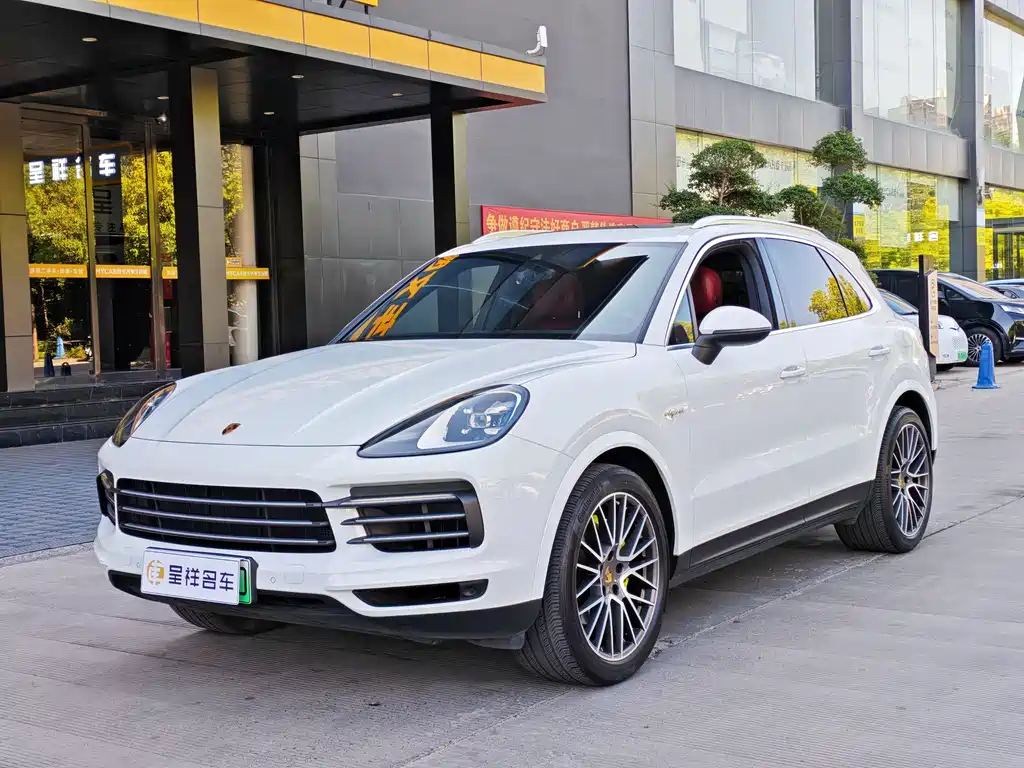 Porsche Cayenne Hybrid 2021