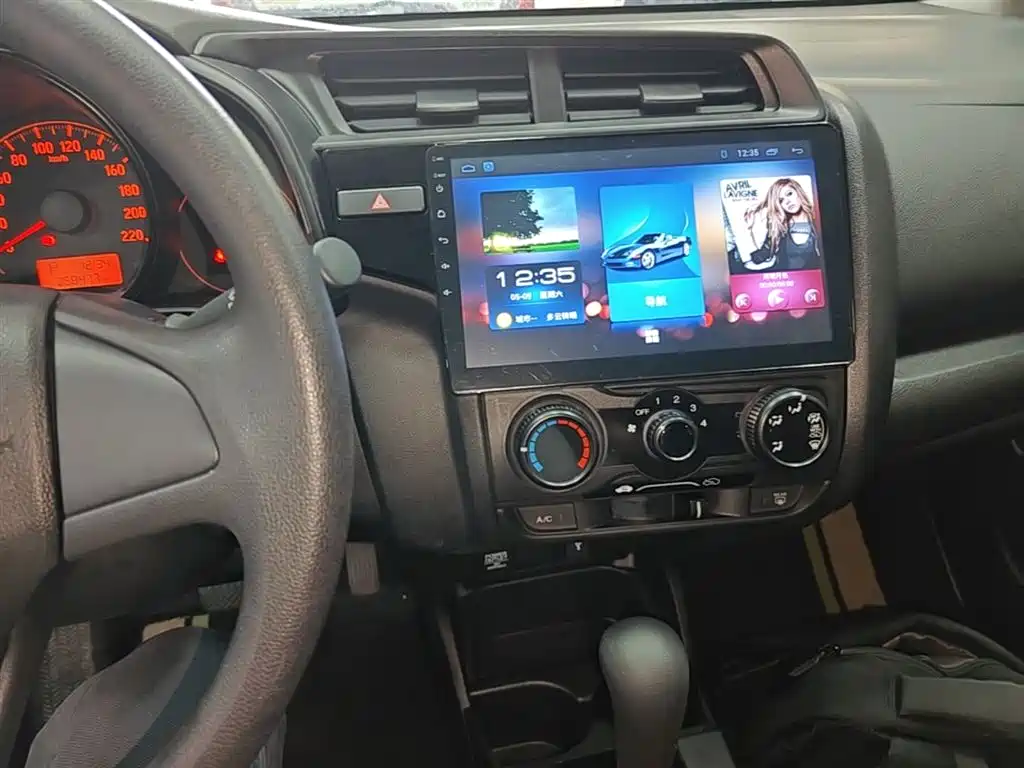 Honda Fit 2018 — фото 13