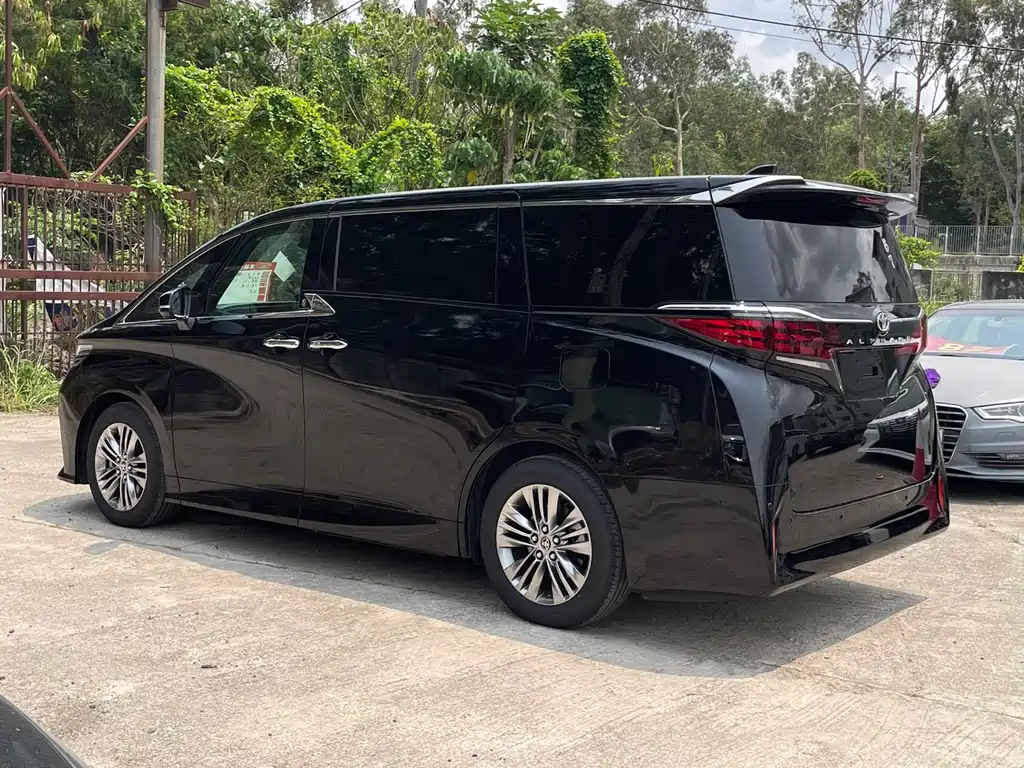 Toyota Alphard 2025 — фото 4