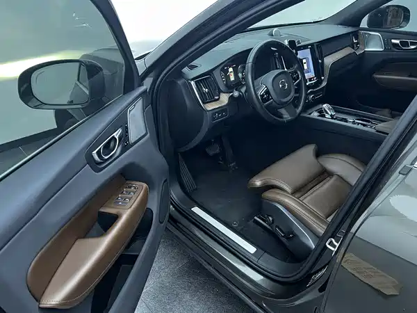 Volvo XC60 Plug-In Hybrid 2020