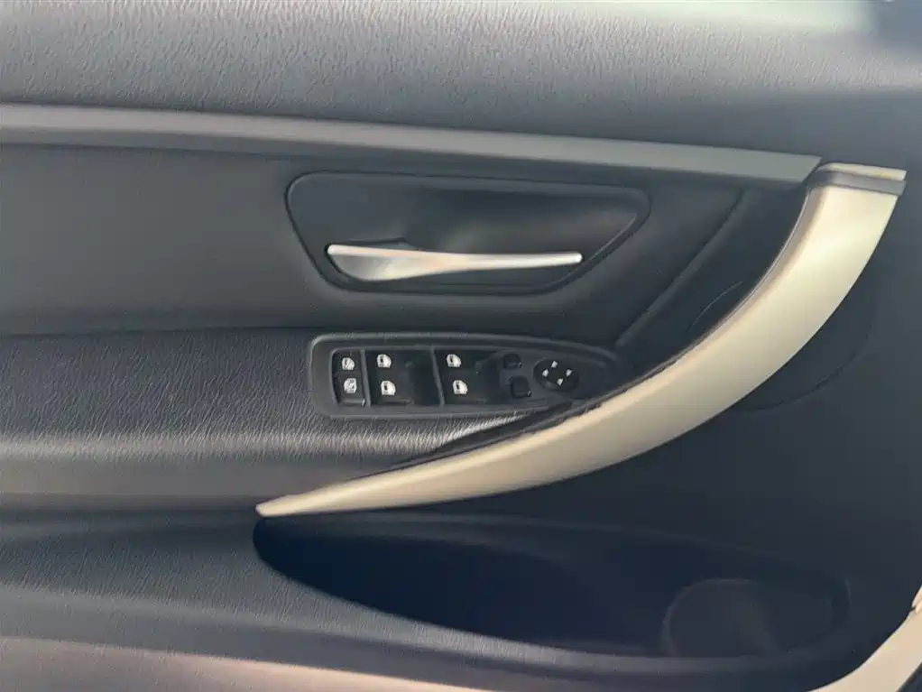 BMW 3 Series 2015 — фото 14