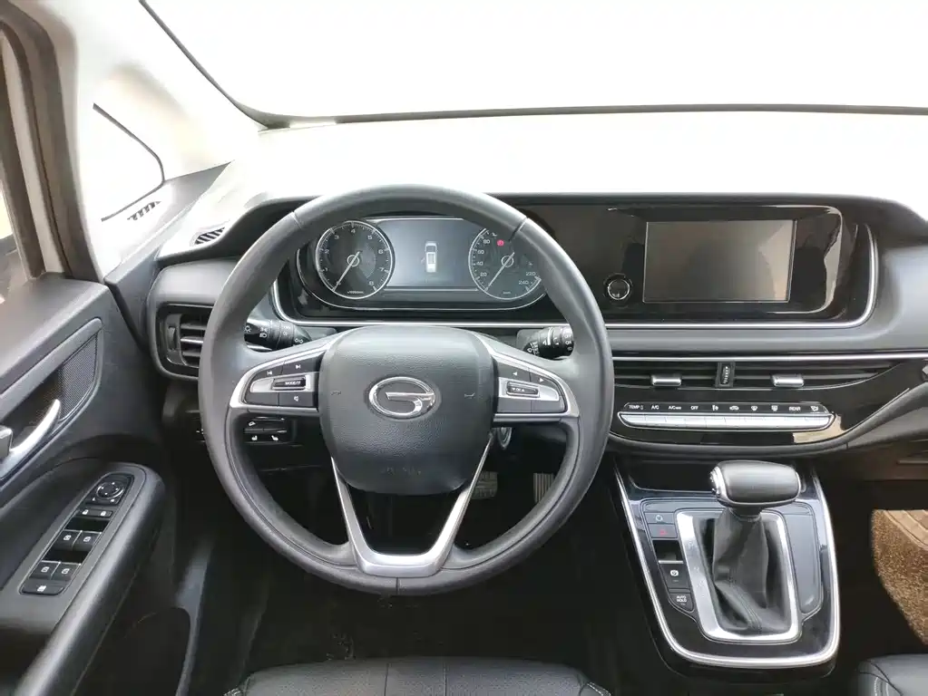 GAC Trumpchi M6 2022 — фото 25