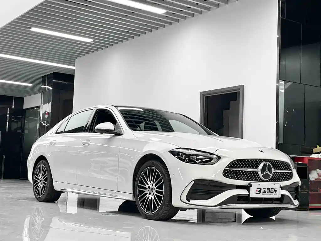 Mercedes-Benz C-Class 2023 — фото 3