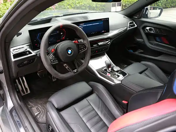 BMW M2 2025