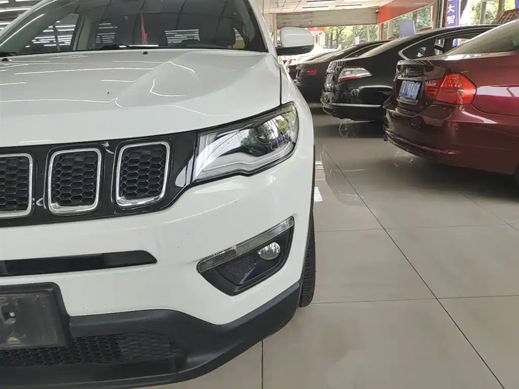 Jeep Compass 2021 — фото 24