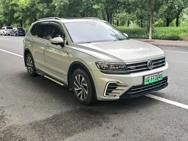 Volkswagen Tiguan L Plug-In Hybrid 2020