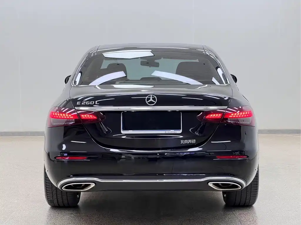 Mercedes-Benz E-Class 2021 — фото 15