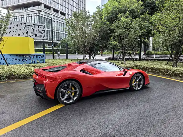 Ferrari SF90 2023
