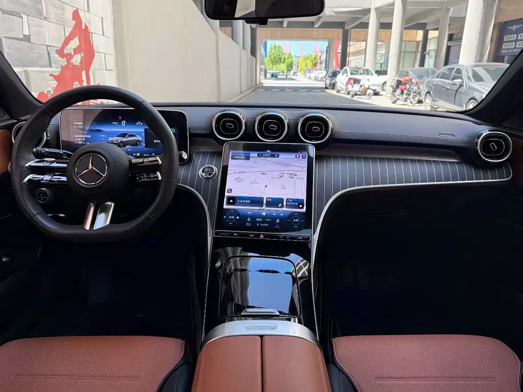 Mercedes-Benz C-Class 2023 — фото 7