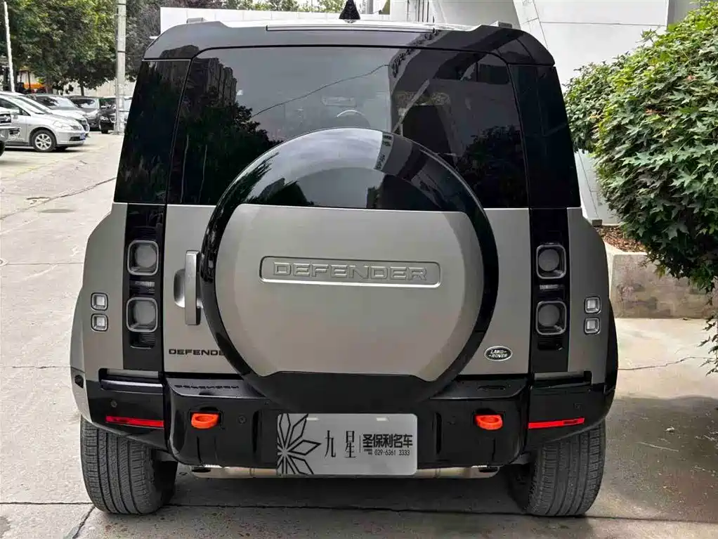 Land Rover Defender 2024 — фото 4