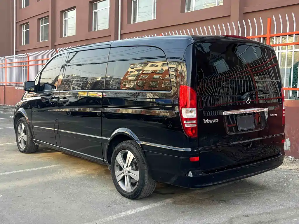 Mercedes-Benz Viano 2015 — фото 13