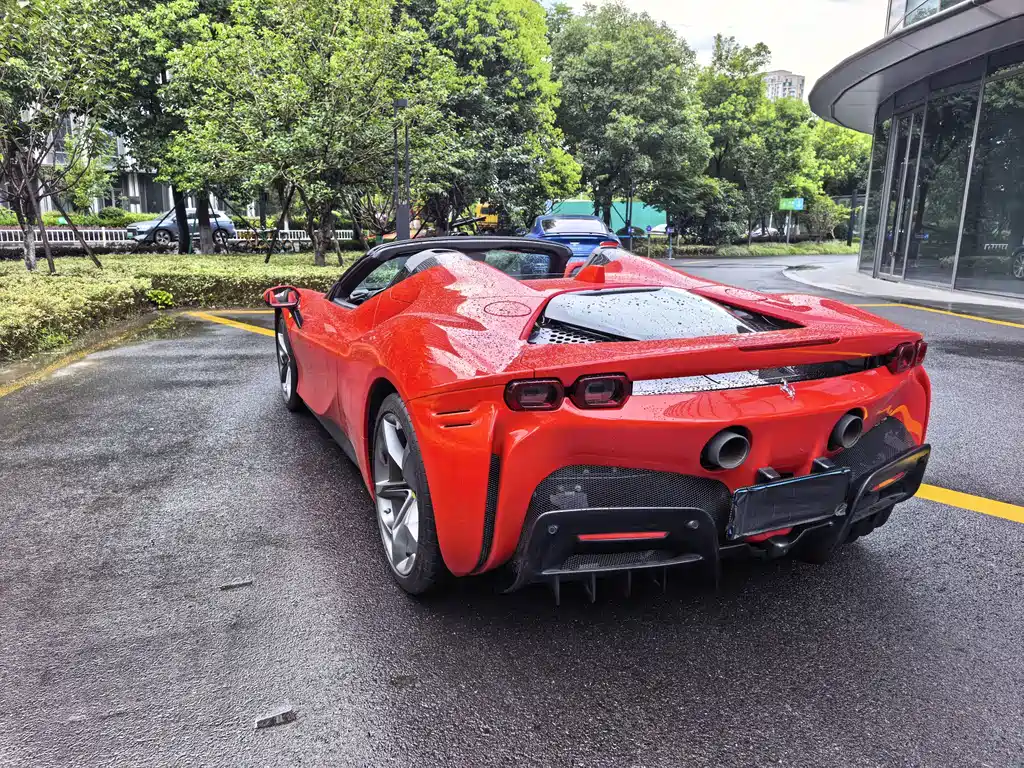 Ferrari SF90 2023 — фото 16