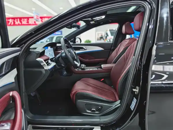 Hongqi H5 2025