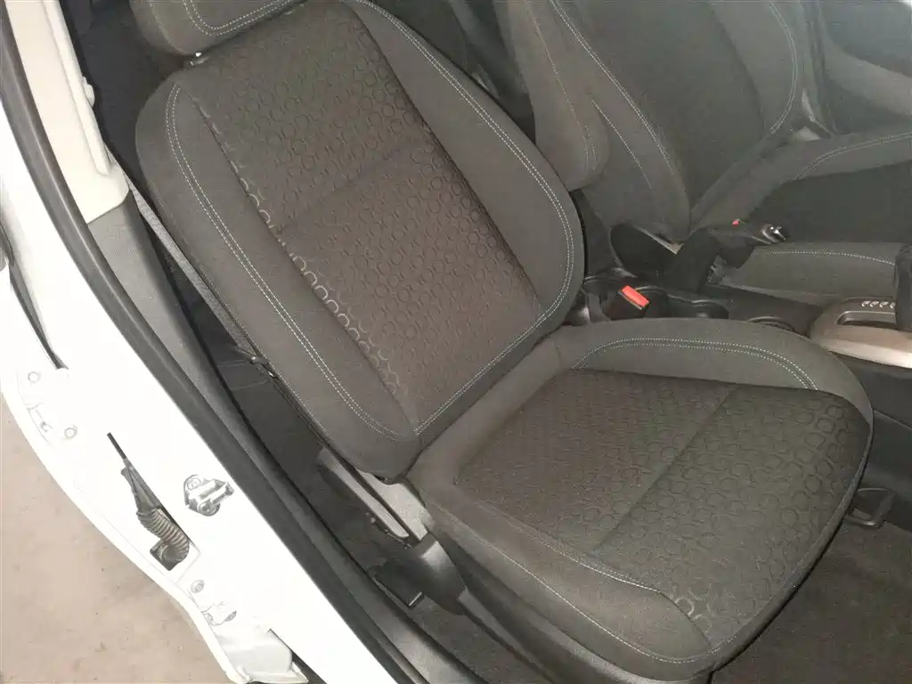 Chevrolet Trax 2015 — фото 16