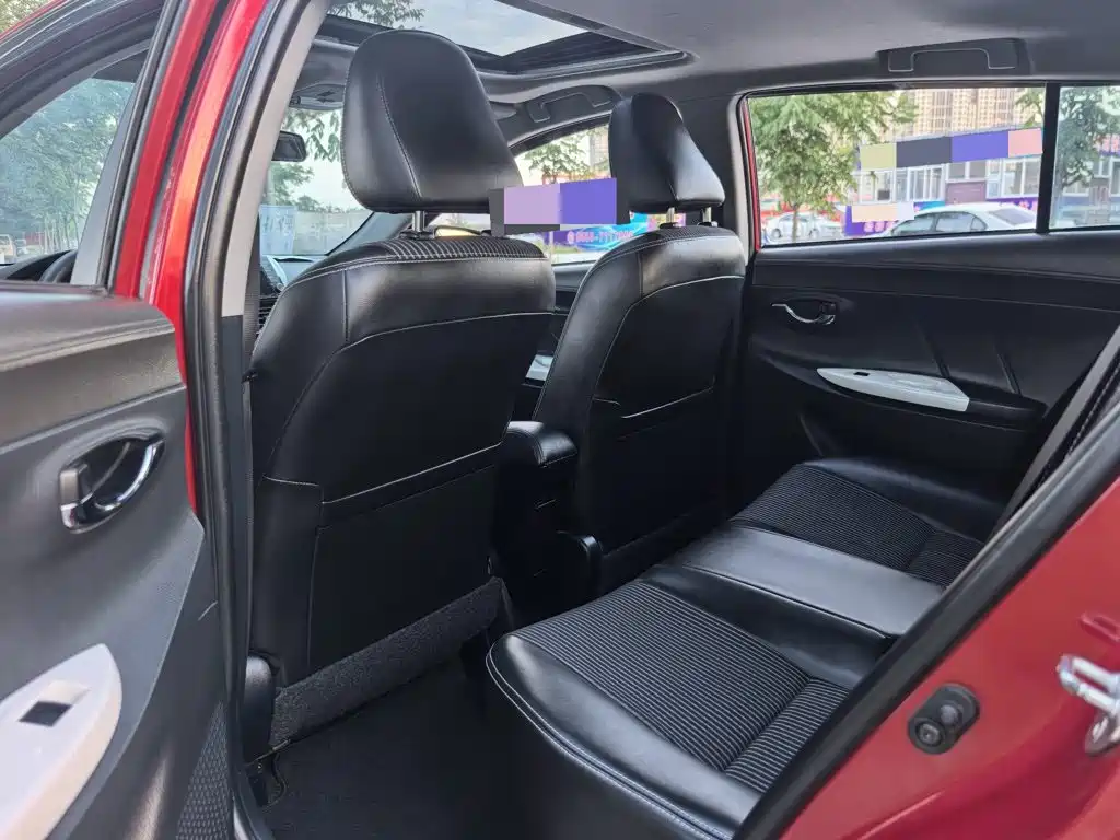 Toyota Yaris L 2015