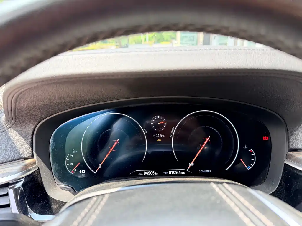 BMW 5 Series 2018 — фото 9