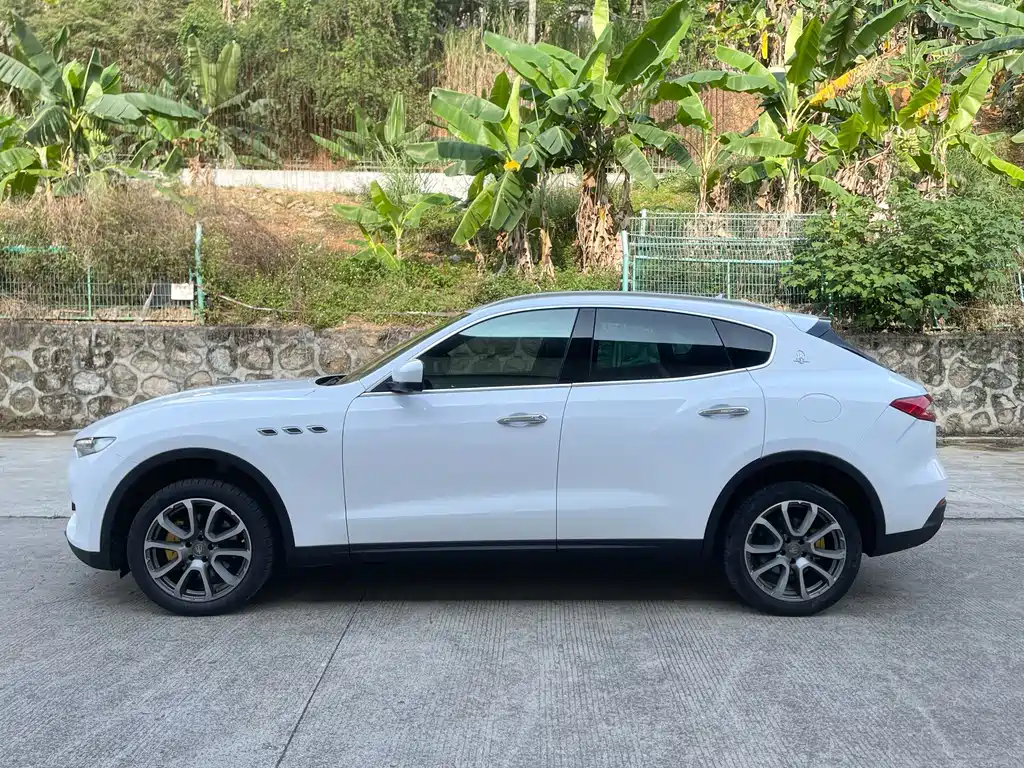 Maserati Levante 2017 — фото 3