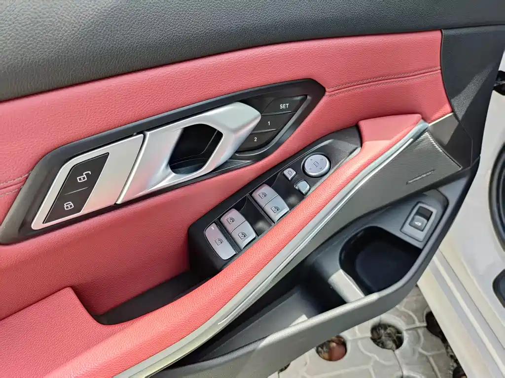 BMW 3 Series 2023 — фото 17