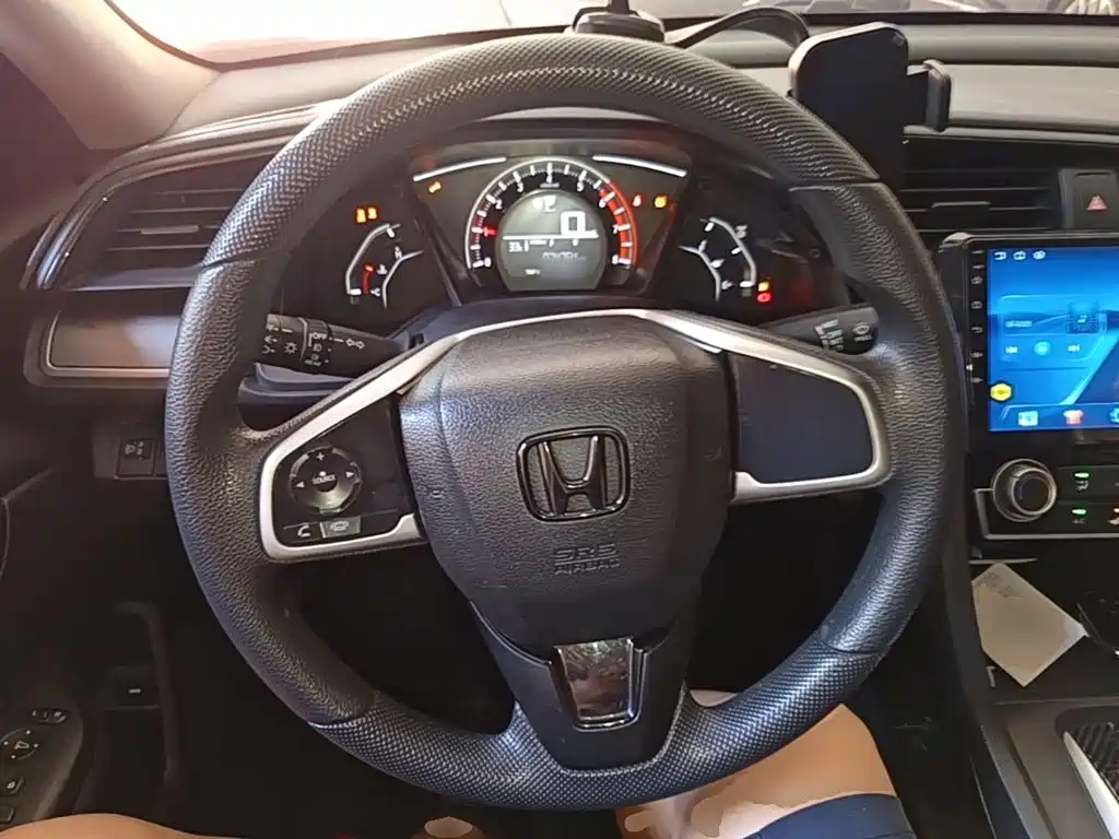 Honda Civic 2018 — фото 11