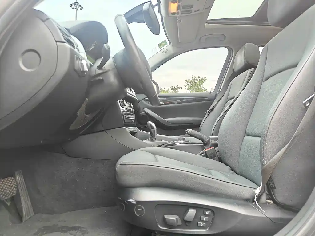 BMW X1 2015 — фото 13