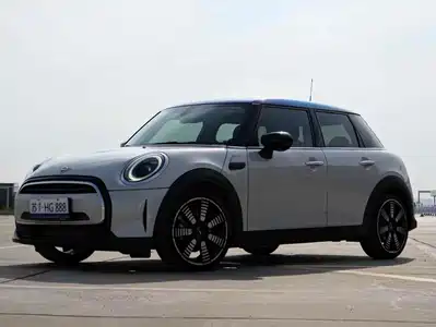 MINI MINI 2022