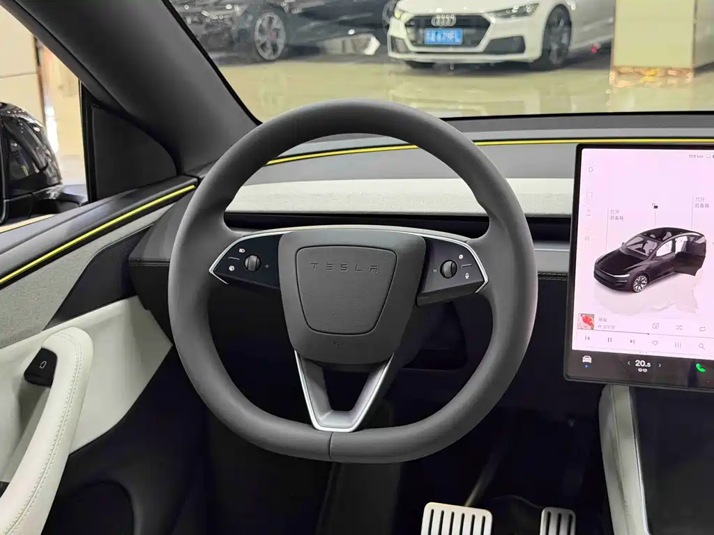 Tesla Model Y L 2026 — фото 12