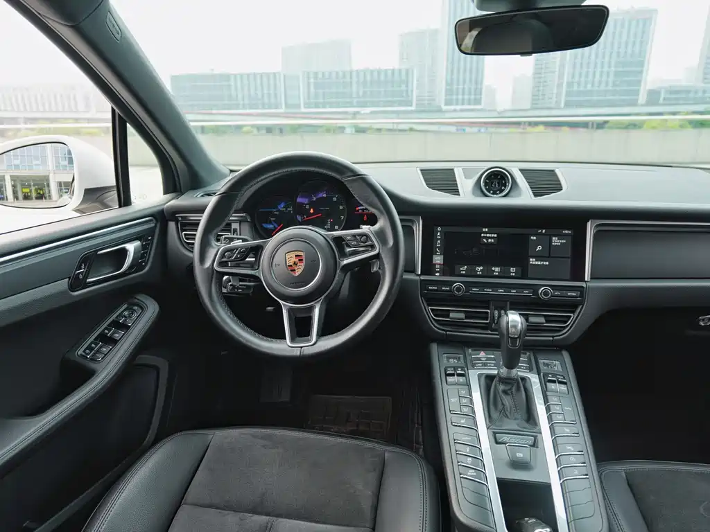 Porsche Macan 2019 — фото 11