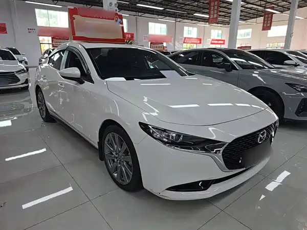 Mazda 3 Axela 2024