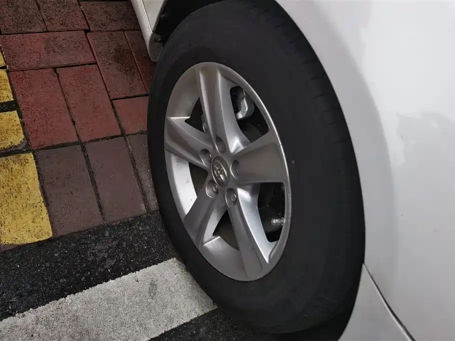 Toyota Reiz 2015