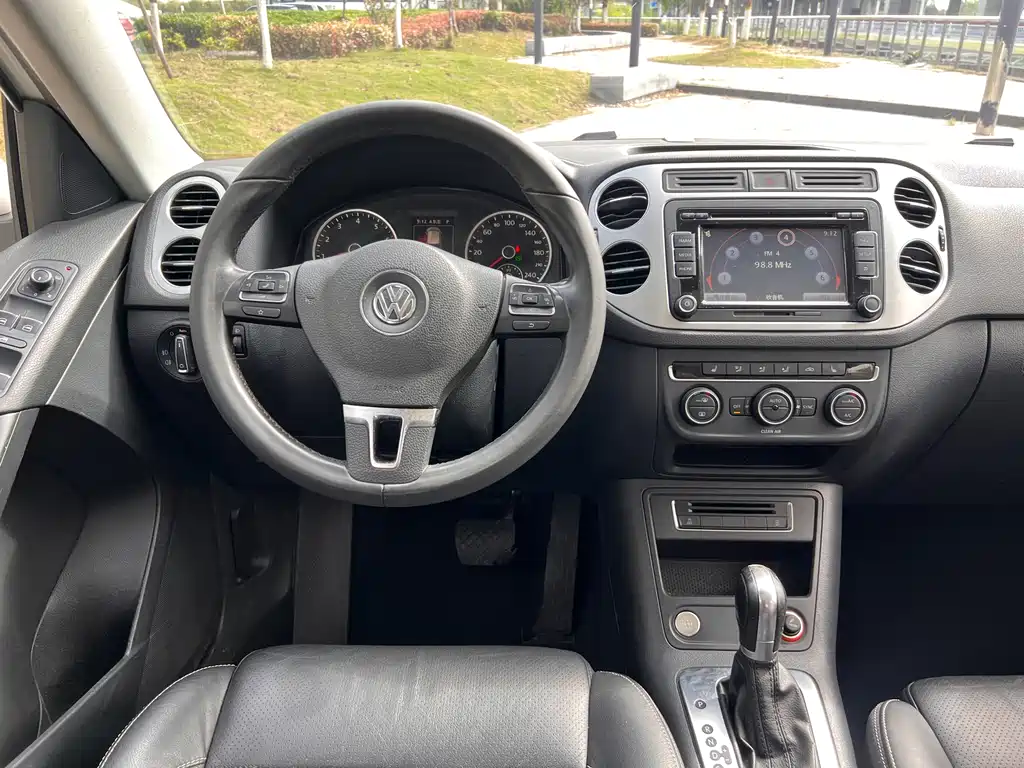Volkswagen Tiguan 2016 — фото 15