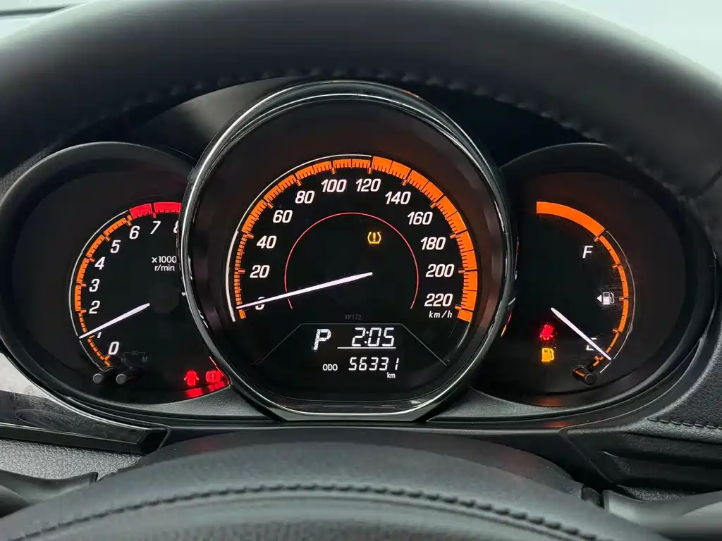 Toyota Yaris L 2023 — фото 17