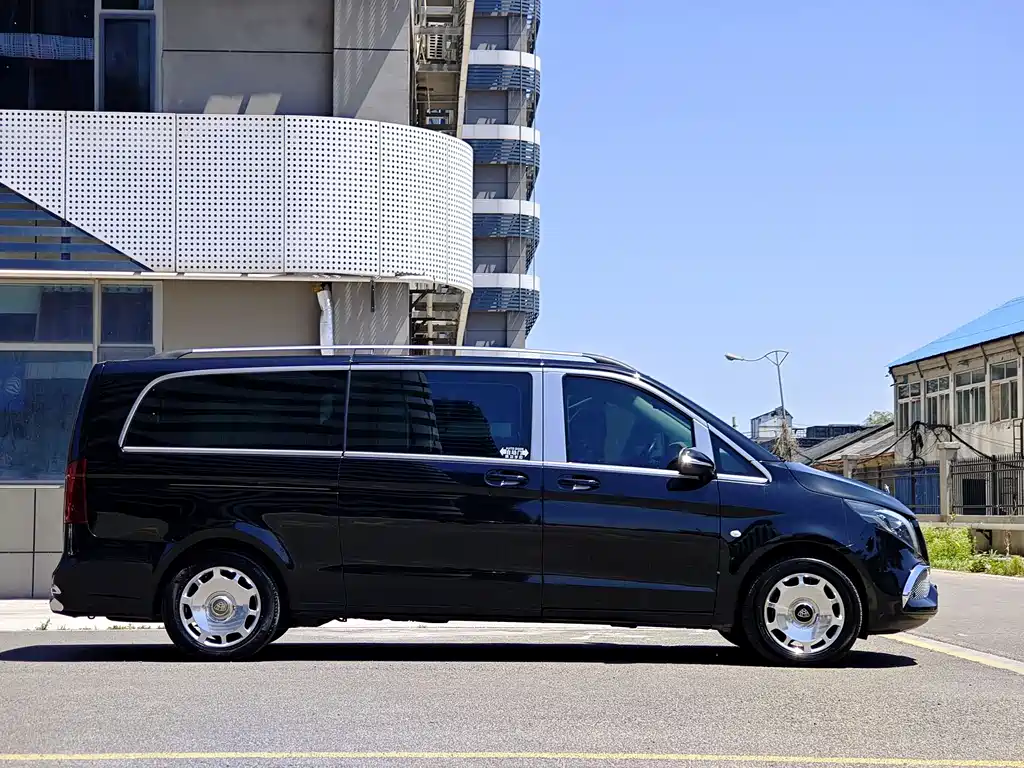 Mercedes-Benz Vito 2023 — фото 4