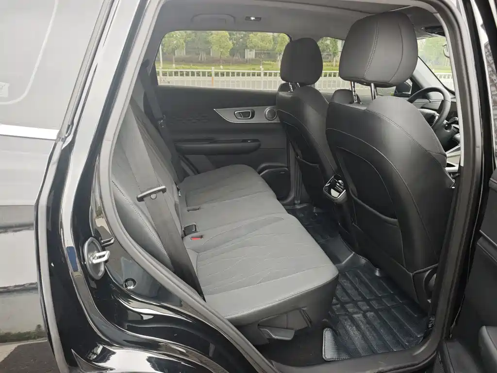 Chery Tiggo 8 PLUS 2025 — фото 12