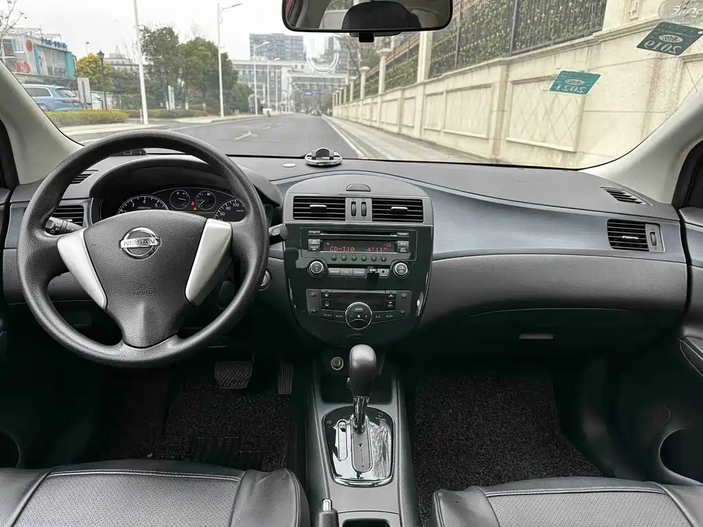 Nissan Tiida 2015 — фото 8