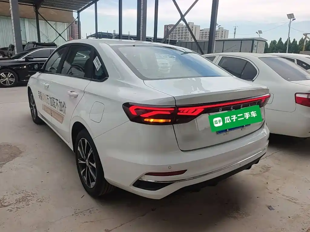Geely Emgrand 2025