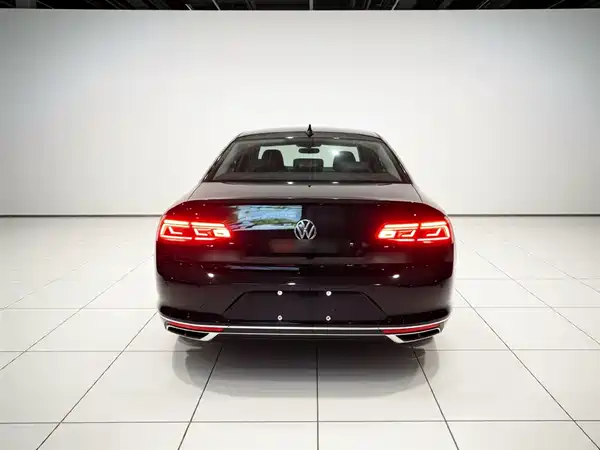 Volkswagen Magotan 2025