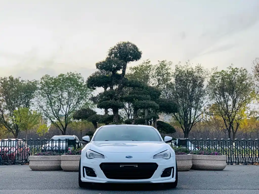 Subaru BRZ 2017 — фото 1