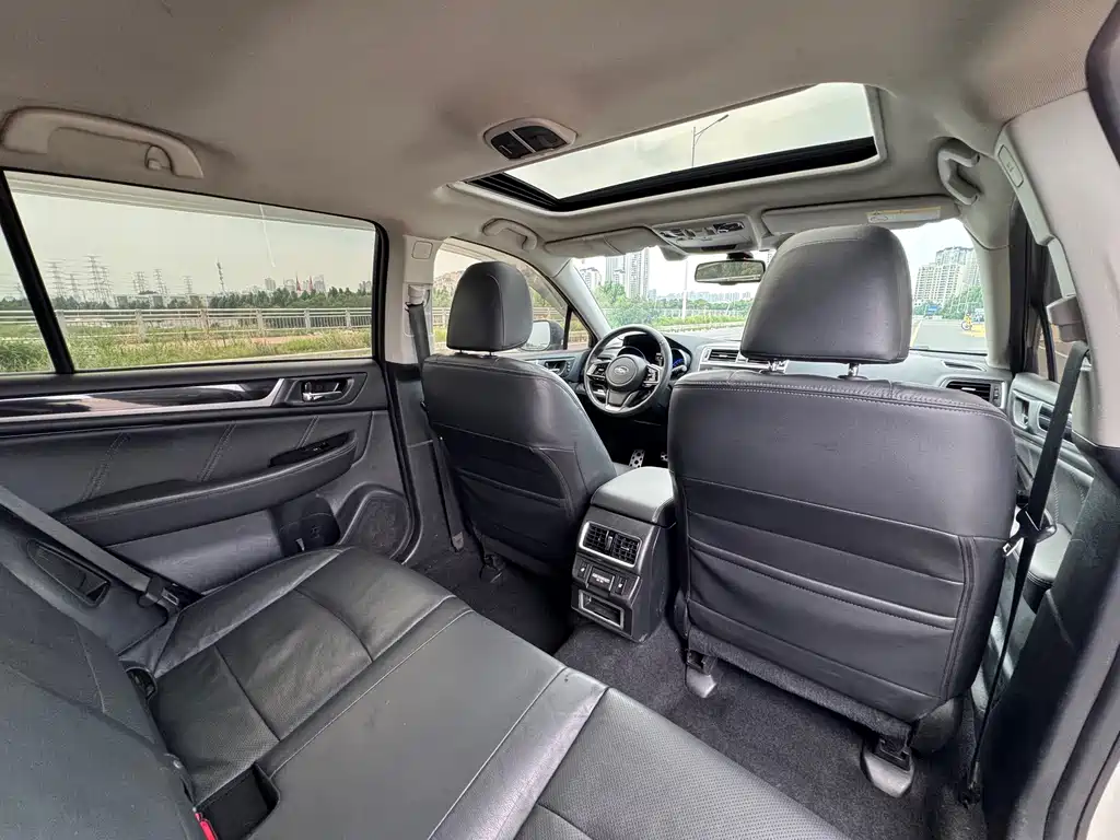 Subaru Outback 2018 — фото 31