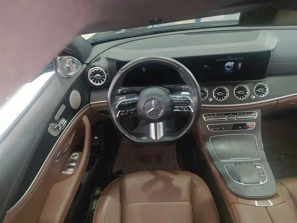 Mercedes-Benz E-Class 2023 — фото 17